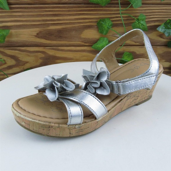 Born Concept Sz 2 Shoes‎ Girls Youth Gladiator Silver Synthetic Hook & Loop - Picture 1 of 10